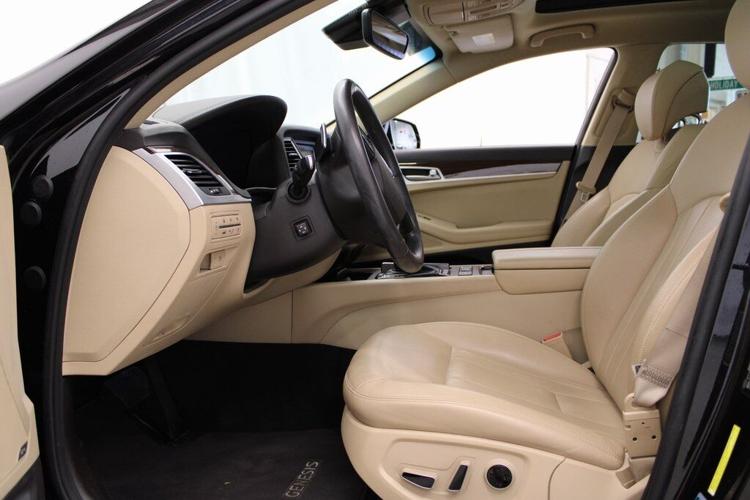 2018 Victoria Black Genesis G80 3.8