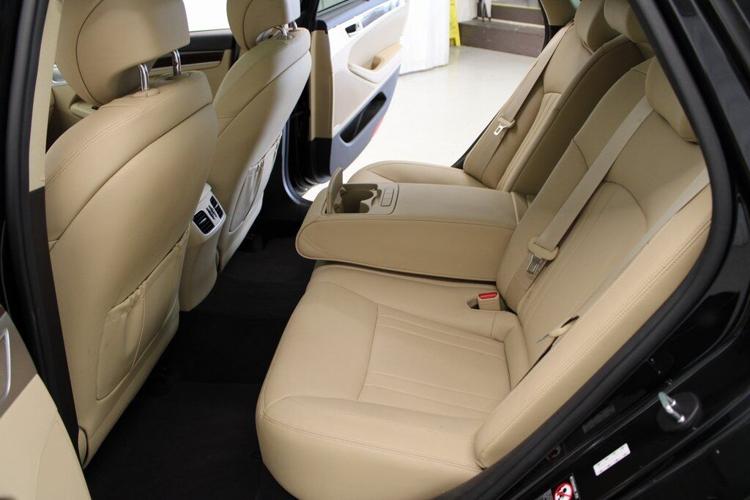 2018 Victoria Black Genesis G80 3.8