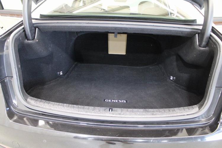 2018 Victoria Black Genesis G80 3.8